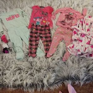 3 3T Pj set 1 3T robe and 5 pair 3T socks